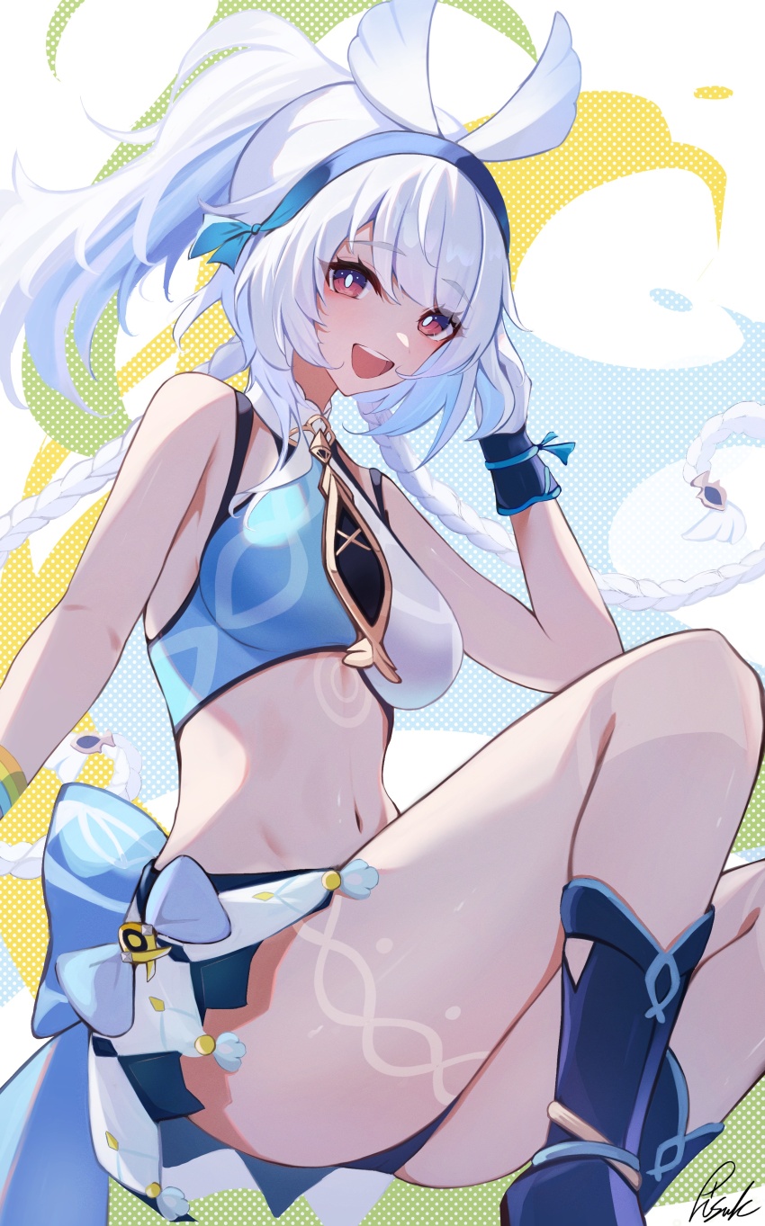 1girl :d absurdres arm_up bare_shoulders blue_hair blue_hairband blue_panties braid breasts commentary crop_top dark_skin feet_out_of_frame from_side genshin_impact gloves hairband highres invisible_chair light_blue_hair long_hair looking_at_viewer medium_breasts midriff mualani_(genshin_impact) multicolored_background multicolored_eyes multicolored_hair navel open_mouth panties pisuke_(user_kcmh2774) purple_eyes red_eyes signature sitting smile solo teeth two-tone_eyes underwear upper_teeth_only very_long_hair white_gloves white_hair