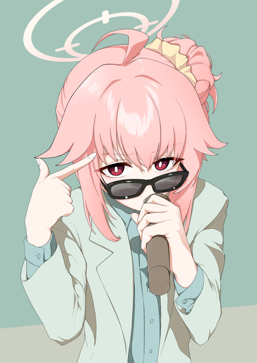 1girl ahoge alternate_costume bespectacled blue_archive bright_pupils buttons commentary_request eyelashes formal_clothes glasses green_background green_shirt green_suit hair_between_eyes hair_intakes hair_ornament hair_scrunchie halo hands_up highres holding holding_microphone index_finger_raised long_hair long_sleeves looking_at_viewer mandara3a microphone natsu_(band)_(blue_archive) natsu_(blue_archive) official_alternate_hairstyle pink_hair pink_halo red_eyes scrunchie shirt sidelocks simple_background solo suit sunglasses tsurime upper_body upturned_eyes v-shaped_eyebrows white_pupils yellow_scrunchie