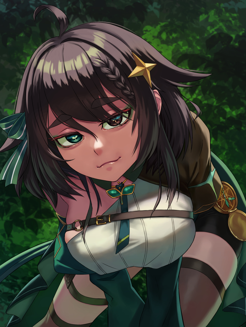 1girl absurdres breasts brown_eyes brown_hair green_eyes hanging_breasts heterochromia highres indie_virtual_youtuber leaning_forward legs looking_at_viewer medium_breasts meica_(vtuber) meica_(vtuber)_(1st_costume) seductive_smile short_hair shorts smile solo thighs virtual_youtuber