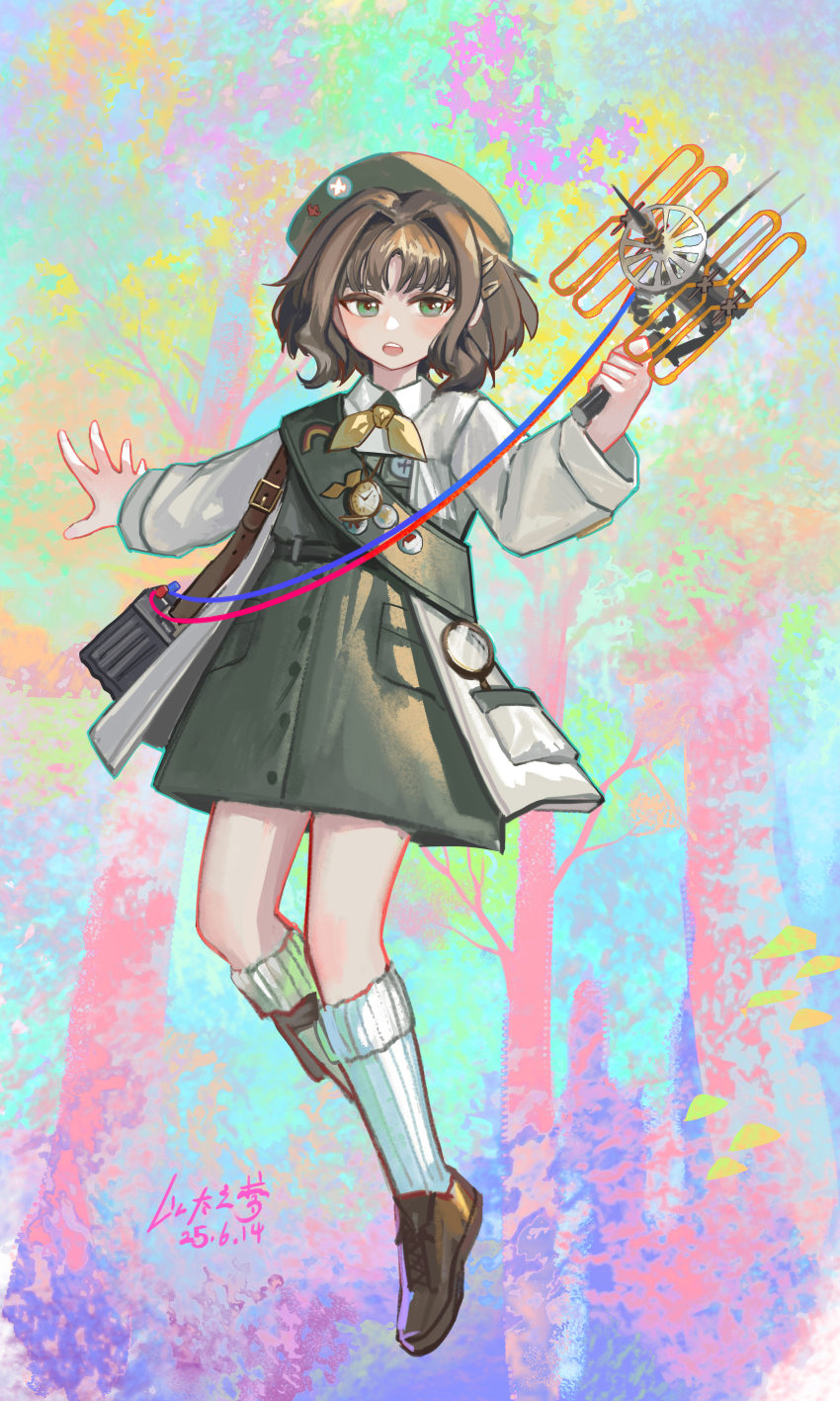 1girl :o absurdres artist_name badge beret brown_hair brown_shoes coat colorful_background dated device dress eagle_(reverse:1999) full_body green_dress green_eyes green_hat green_sash hand_up hat highres holding long_sleeves looking_at_viewer magnifying_glass neckerchief open_mouth pocket_watch reverse:1999 sash shoes short_dress short_hair shoulder_sash signature socks solo tree watch white_coat white_socks yellow_neckerchief yitai_zhi_meng