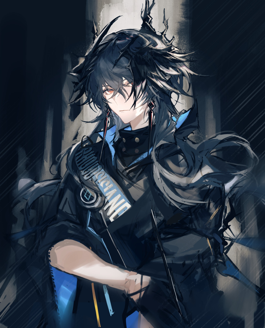 1boy absurdres androgynous arknights bishounen black_coat black_gloves blurry blurry_background chinese_commentary coat commentary crossed_bangs device earrings expressionless gloves grey_hair hair_between_eyes head_wings high_collar highres holding holding_pen horns jewelry logos_(arknights) long_hair looking_at_viewer male_focus one_eye_covered pen pointy_ears red_eyes solo turtleneck upper_body vidoakdame wide_sleeves wings