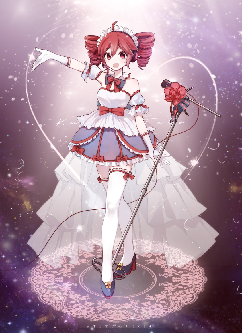 1girl :d ahoge alternate_costume arm_at_side black_background black_footwear bow breasts character_name double-parted_bangs dress dress_bow drill_hair elbow_gloves frilled_dress frilled_thighhighs frills full_body gloves grey_dress hair_between_eyes headphones headset high-low_dress high-low_skirt high_heels highres holding holding_microphone_stand kasane_teto layered_dress leg_ribbon looking_at_viewer microphone microphone_stand open_mouth outstretched_arm red_eyes red_hair red_trim ribbon shadow71580825 simple_background small_breasts smile solo standing strapless strapless_dress thigh_ribbon thigh_strap thighhighs twin_drills utau waist_bow white_dress white_gloves white_thighhighs