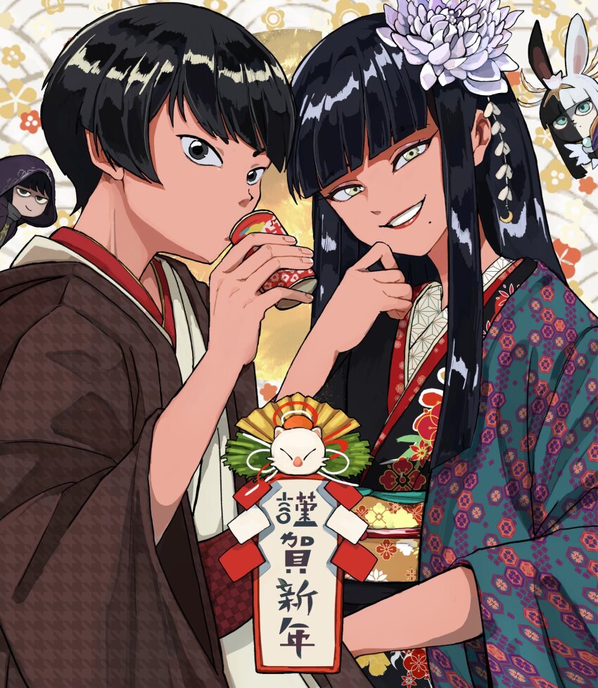 2boys 2girls alternate_costume asahi_sas_brutus black_eyes black_hair black_kimono blunt_bangs blunt_ends brother_and_sister can chibi chibi_inset commentary drink drinking dual_persona fandaniel final_fantasy final_fantasy_xiv floral_print flower from_side glaa_da green_eyes grin hair_flower hair_ornament hand_up highres holding holding_can holding_drink hyur japanese_clothes kimono long_hair looking_at_viewer mole mole_under_mouth moogle multiple_boys multiple_girls nengajou new_year obi obijime sash short_hair siblings side-by-side sidelocks smile straight_hair tsukuyomi_(ff14) upper_body white_kimono wide_sleeves yotsuyu_goe_brutus yukata