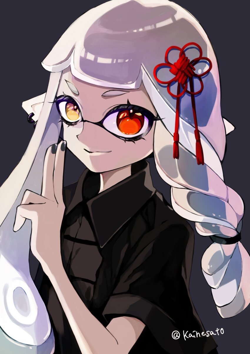 1girl black_background black_nails black_shirt braid collared_shirt commentary grey_hair heterochromia highres inkling inkling_girl inkling_player_character kainesato long_hair looking_at_viewer nail_polish nintendo pointy_ears red_eyes shirt simple_background single_braid solo splatoon_(series) splatoon_3 tentacle_hair upper_body yellow_eyes