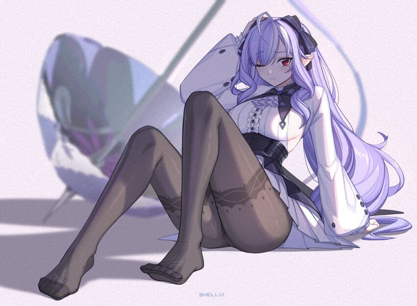 1girl ahoge arm_support artist_name ascot bad_id bad_twitter_id black_bow black_bowtie black_nails black_pantyhose black_skirt blurry blurry_background bow bowtie breasts center_frills closed_mouth commentary feet film_grain frills hair_bow hand_on_own_head high-waist_skirt highres large_breasts long_hair long_sleeves multicolored_hair nail_polish no_shoes one_eye_closed overskirt pantyhose parasol patterned_legwear pointy_ears purple_ascot purple_bow purple_bowtie purple_hair red_eyes shellvi sidelocks sitting skirt solo streaked_hair symbol-only_commentary toes umbrella very_long_hair vivian_banshee zenless_zone_zero