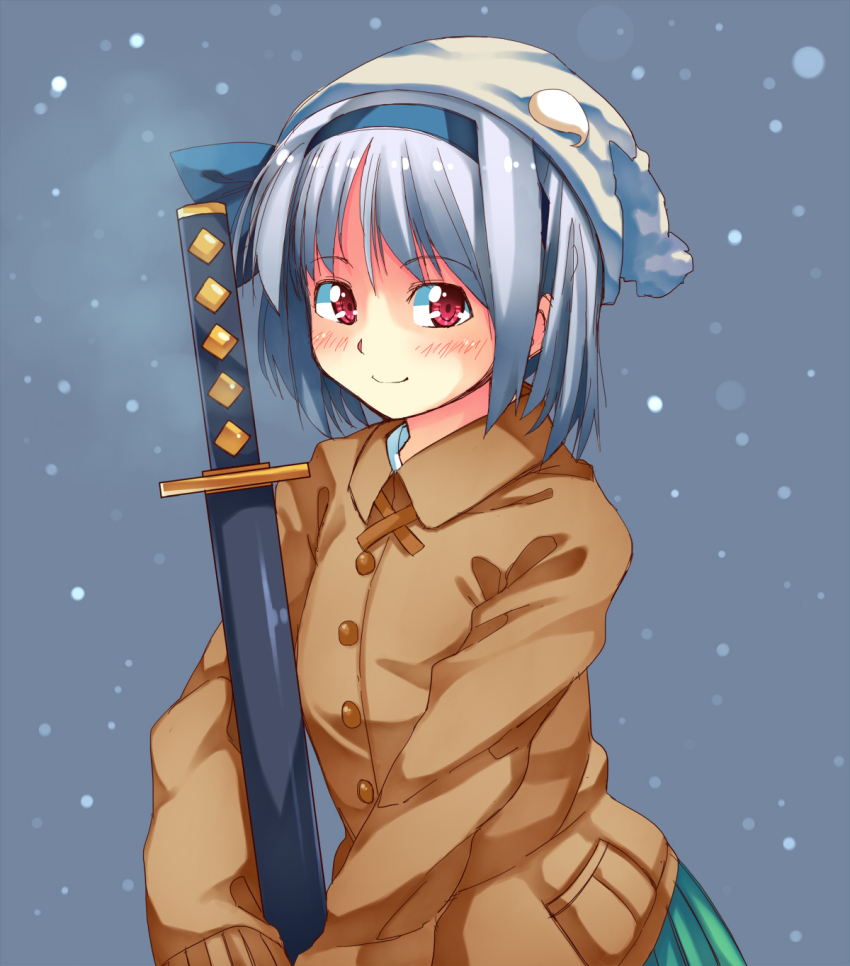 1girl alternate_costume black_hairband brown_jacket green_skirt grey_background grey_hair hairband highres holding holding_sheath holding_sword holding_weapon ikuya@ jacket katana knit_hat konpaku_youmu long_sleeves looking_at_viewer red_eyes scabbard sheath skirt smile snowing solo sword touhou weapon