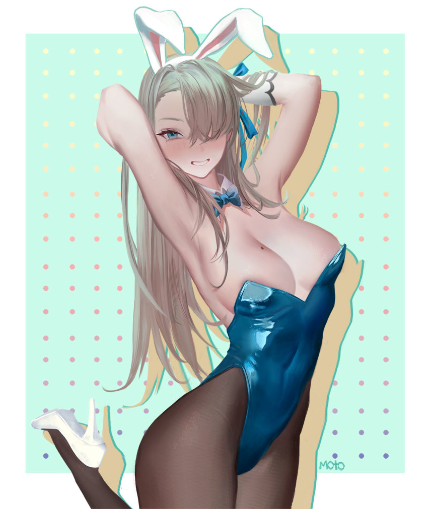 1girl animal_ears armpits arms_up asuna_(blue_archive) asuna_(bunny)_(blue_archive) black_pantyhose blue_archive blue_eyes blue_leotard blush bow bowtie breasts cleavage fake_animal_ears grey_hair grin hair_over_one_eye highres leg_up leotard medium_breasts mole mole_on_breast one_eye_covered pantyhose playboy_bunny rabbit_ears silhouette skin_tight skindentation smile solo traditional_bowtie wowmoto2
