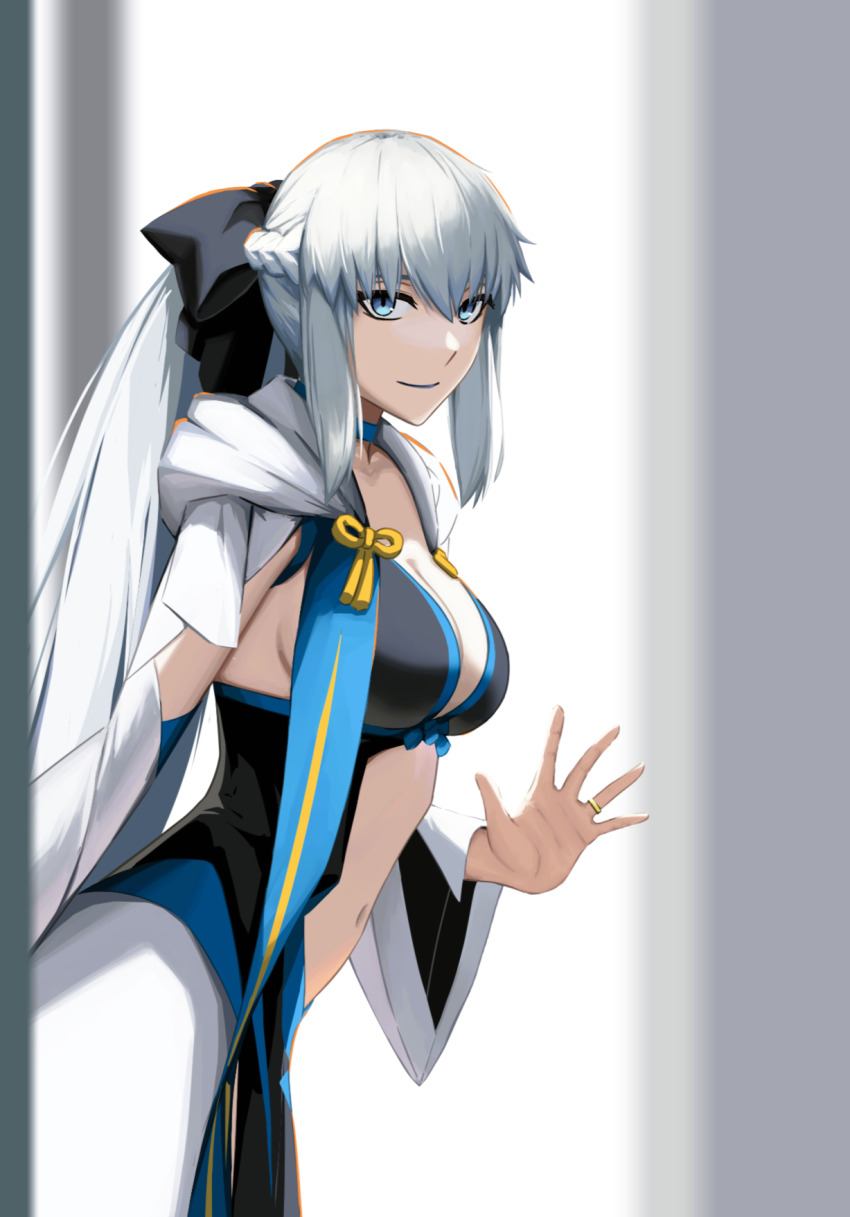 1girl black_bow black_dress blue_eyes bow braid breasts cleavage clothing_cutout commentary dress fate/grand_order fate_(series) grey_hair hair_bow highres large_breasts long_hair long_sleeves looking_at_viewer morgan_le_fay_(fate) morgan_le_fay_(second_ascension)_(fate) navel paperpillar pelvic_curtain ponytail sidelocks smile solo stomach_cutout two-tone_dress very_long_hair white_dress wide_sleeves