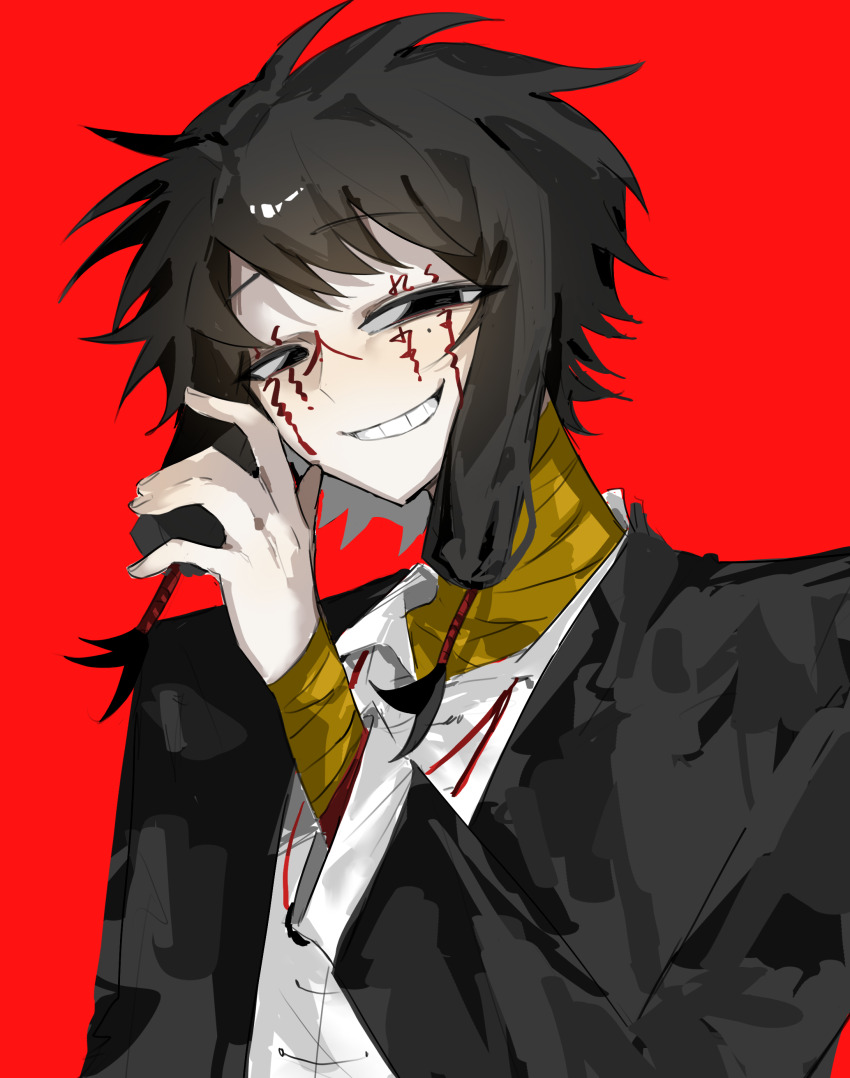 1boy absurdres bandaged_arm bandaged_neck bandages black_eyes black_hair black_jacket collared_shirt facepaint grin haha_(abcdefg1111111111111) hand_up highres jacket long_sleeves low-tied_sidelocks male_focus mole mole_under_eye open_clothes open_jacket red_background shirt short_hair_with_long_locks sidelocks simple_background smile solo touqi_guaitan white_shirt ziche_fuzhao