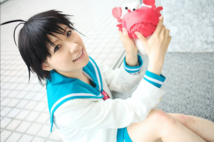 1girl ahoge asian blue_eyes chippi color_contacts cosplay crab female_focus idolmaster idolmaster_xenoglossia indoors kikuchi_makoto kikuchi_makoto_(cosplay) looking_at_viewer photo_(medium) school_uniform serafuku short_hair solo stuffed_animal stuffed_toy