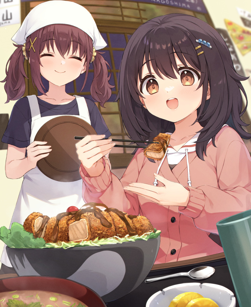 2girls apron black_hair blue_shirt brown_eyes brown_hair buttons cardigan chopsticks closed_eyes closed_mouth cohiyuri food furutachi_kurea hair_ornament hibi_wa_sugiredo_meshi_umashi highres holding holding_chopsticks holding_tray indoors kawai_mako long_sleeves medium_hair multiple_girls multiple_hair_clips open_mouth pink_cardigan restaurant shirt short_sleeves smile spoon teeth tray twintails upper_teeth_only white_apron x_hair_ornament