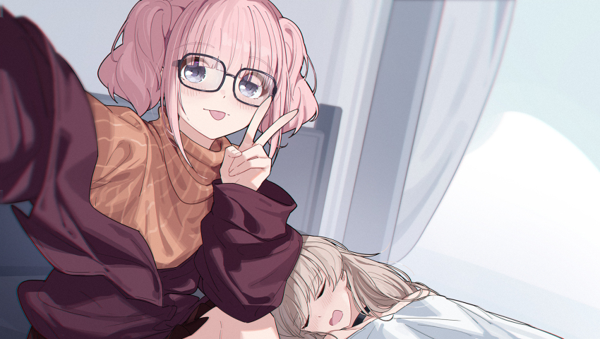 2girls black_choker blush brown_sweater chinese_commentary choker commentary_request girls_band_cry glasses grey_eyes grey_hair highres hina_(girls_band_cry) jacket kawaragi_momoka long_hair looking_at_viewer multiple_girls open_mouth pink_hair red_jacket selfie short_hair short_twintails sleeping sweater twintails under_covers yun_cao_bing