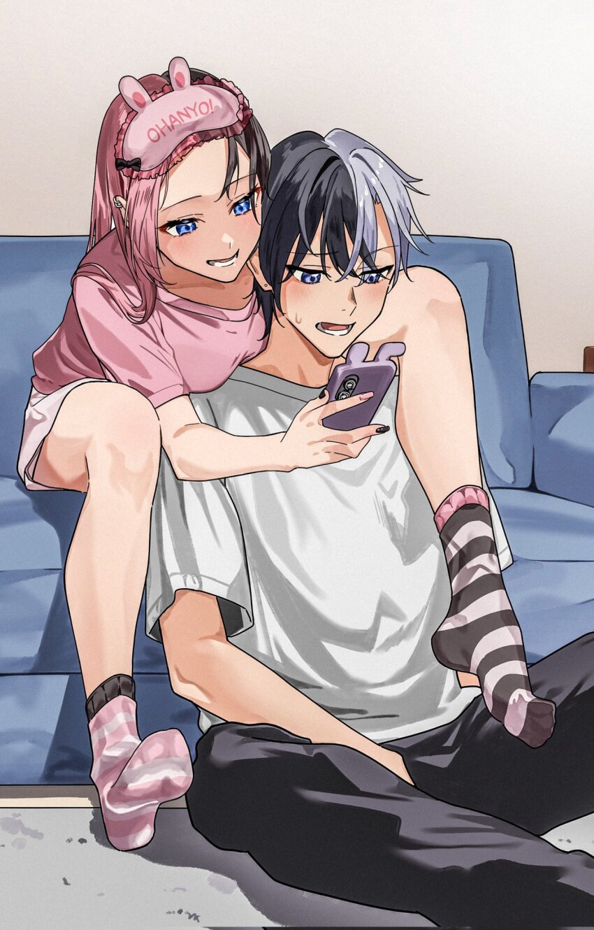 1boy 1girl black_hair black_pants blue_eyes cellphone collarbone couch couple ear_piercing highres holding holding_phone indie_virtual_youtuber iris_black_games kamito_(vtuber) leg_on_another&#039;s_shoulder long_hair mismatched_socks multicolored_hair multicolored_nails open_mouth pants phone piercing pink_hair pink_shirt shirt shorts sitting sleep_mask smartphone socks split-color_hair striped_clothes striped_socks sweatdrop t-shirt tachibana_hinano_(5th_costume) tachibana_hinano tawashi_(tawashi324) two-tone_hair virtual_youtuber vspo! white_hair white_shirt white_shorts