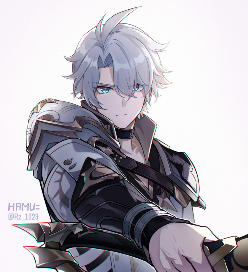 1boy antenna_hair armor blue_eyes closed_mouth collarbone grey_hair hair_between_eyes hamu_(rz_1023) highres holding holding_sword holding_weapon honkai:_star_rail honkai_(series) male_focus pauldrons phainon_(honkai:_star_rail) short_hair shoulder_armor simple_background single_pauldron solo sword twitter_username upper_body weapon white_background yellow_pupils