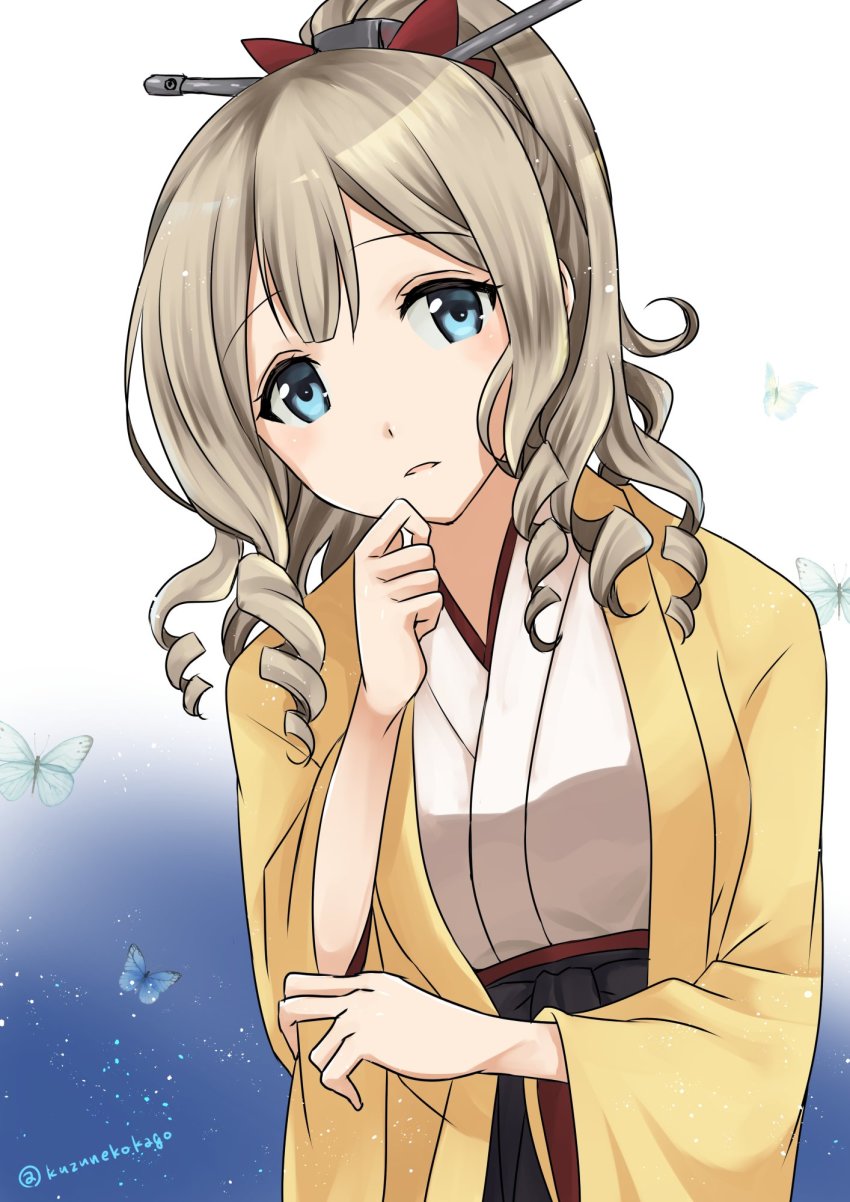 1girl black_hakama blue_background blue_eyes drill_hair gradient_background hair_between_eyes hair_ribbon hakama hakama_short_skirt hakama_skirt haori hatakaze_(kancolle) head_tilt highres japanese_clothes kantai_collection kimono light_brown_hair looking_at_viewer medium_hair meiji_schoolgirl_uniform ponytail red_ribbon ribbon shizukuneko skirt solo standing twitter_username upper_body white_background white_kimono