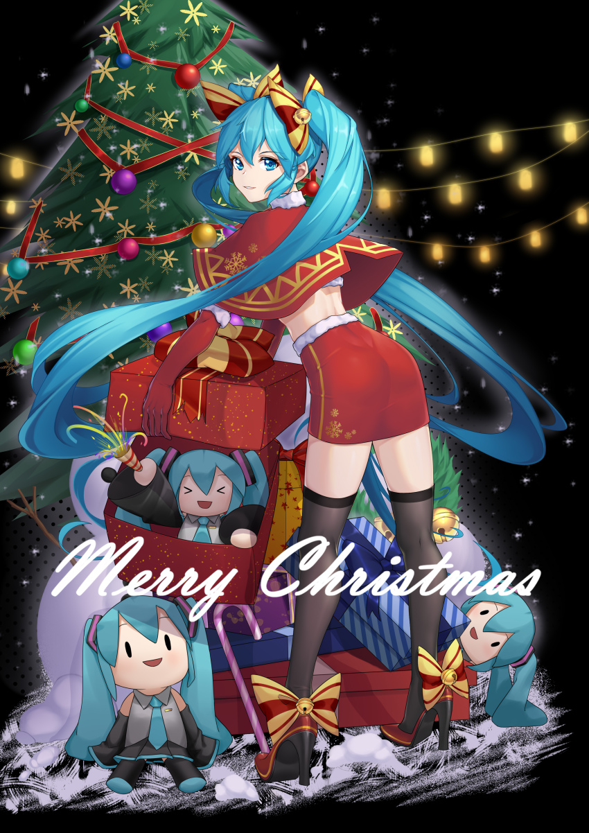 1girl absurdres aqua_hair bell black_background black_thighhighs blue_eyes bow box capelet christmas christmas_ornaments christmas_tree commentary english_commentary footwear_bow full_body fur-trimmed_gloves fur-trimmed_skirt fur_trim gift gift_box gloves grin hatsune_miku high_heels highres jingle_bell long_hair looking_at_viewer looking_back red_capelet red_footwear red_gloves skirt smile snow solo standing stuffed_toy teeth thighhighs twintails very_long_hair vocaloid zuiai_gongzhu_dianxia