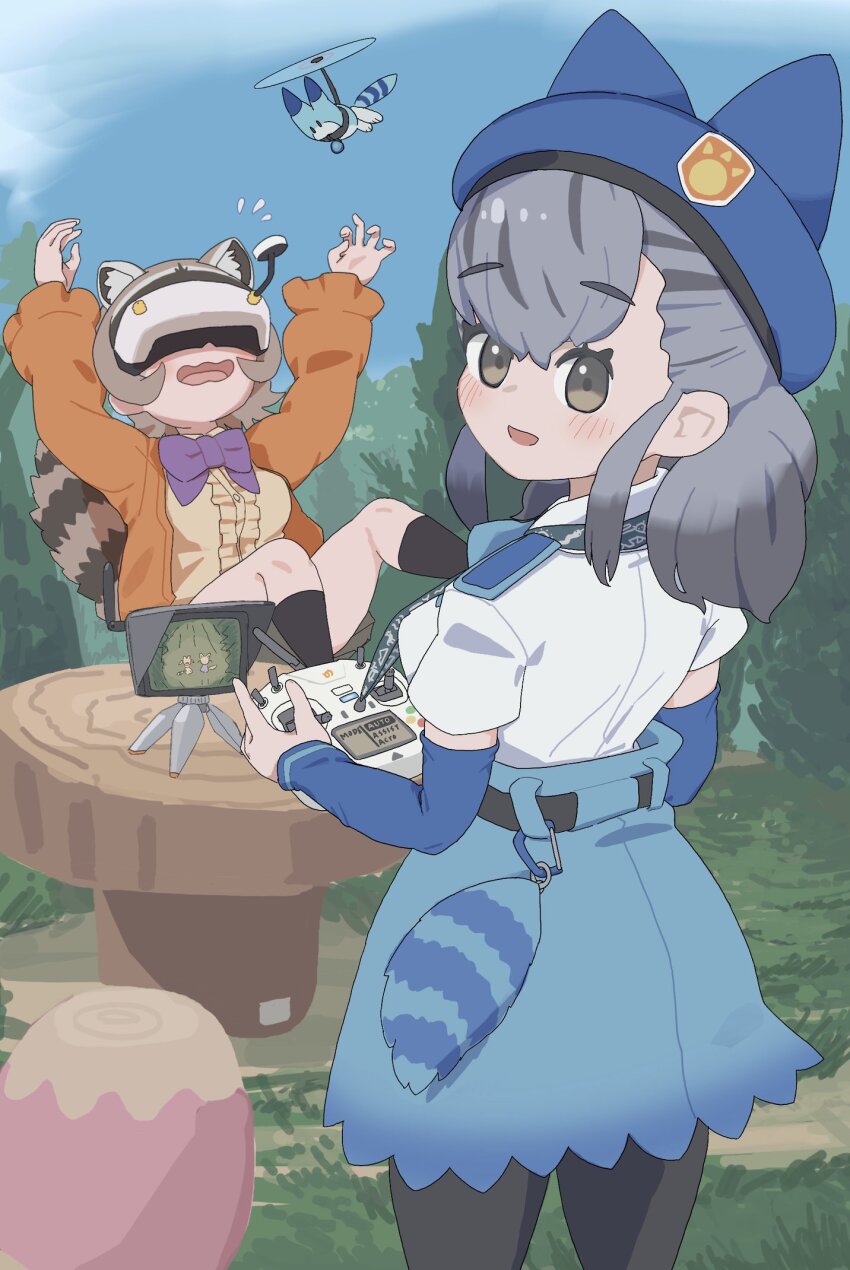 2girls animal_ears blue_headwear bow bowtie cardigan crab-eating_raccoon_(kemono_friends) elbow_gloves extra_ears gloves grey_eyes grey_hair highres hikari_(kemono_friends) kemono_friends kemono_friends_3 kunikuni_(kunihiro2005) long_hair lucky_beast_(kemono_friends) multiple_girls outdoors pantyhose raccoon_ears raccoon_girl raccoon_tail shirt short_hair skirt socks tail