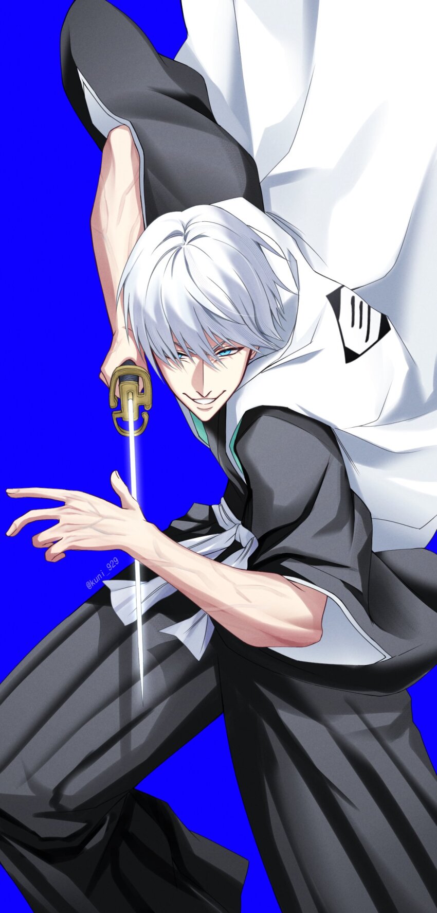 1boy absurdres black_hakama bleach blue_background blue_eyes commentary eyebrows_hidden_by_hair feet_out_of_frame fighting_stance grey_hair hakama haori highres holding holding_sword holding_weapon ichimaru_gin incoming_attack japanese_clothes kuni_929 long_sleeves looking_at_viewer male_focus parted_lips short_hair simple_background smile solo standing sword taichou_haori tsurime twitter_username v-shaped_eyebrows veins veiny_arms wakizashi weapon wide_sleeves