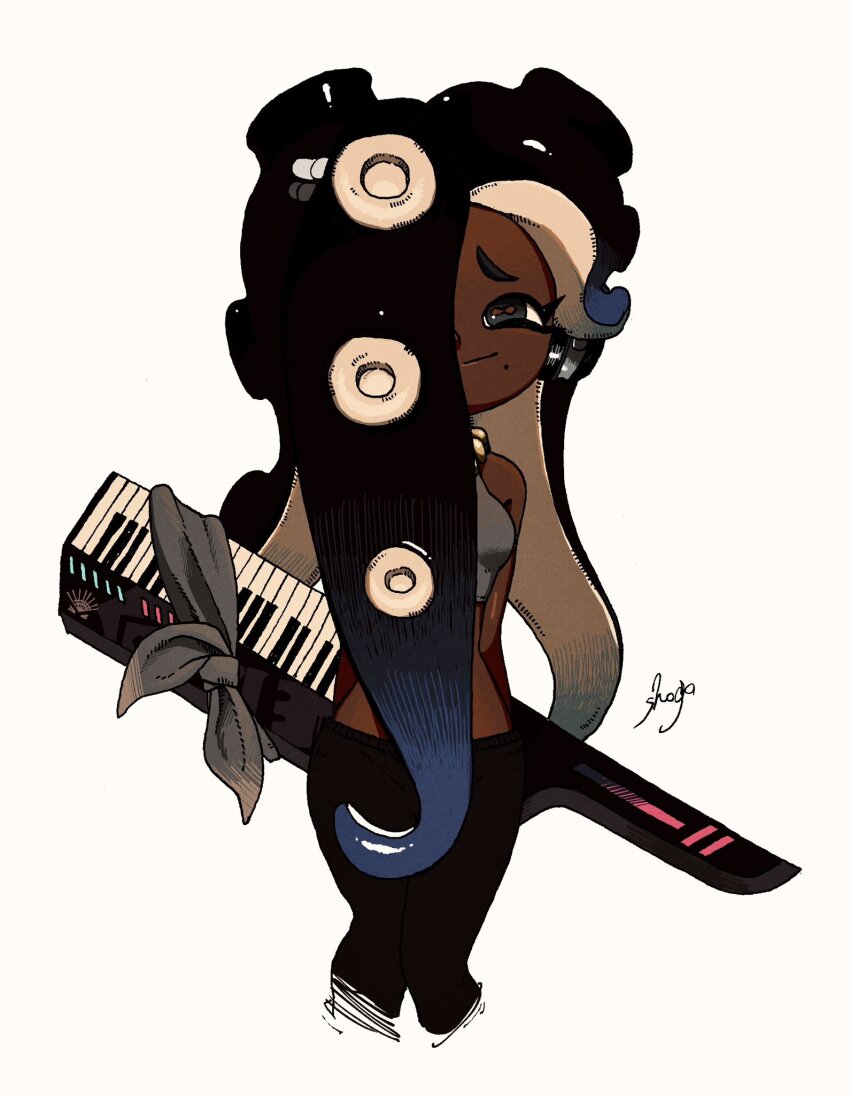 1girl artist_name black_pants blue_eyes blue_hair breasts brown_hair cephalopod_eyes closed_mouth commentary_request crop_top cropped_legs dark-skinned_female dark_skin furrowed_brow grey_shirt hair_over_one_eye headphones highres holding holding_instrument horizontal_pupils instrument keytar long_hair marina_(splatoon) midriff mole mole_under_mouth multicolored_hair nintendo octoling one_eye_covered pants parted_bangs pink_pupils shirt shogo_(shogo70449442) smile solo splatoon_(series) tentacle_hair white_background