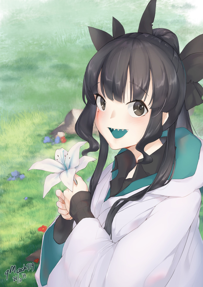 1girl absurdres artemis_of_the_blue atelier_live black_hair blue_tongue colored_tongue commentary flower grass highres holding holding_flower hood hood_down hoodie jknor mole mole_under_eye ponytail shark_fin shark_girl sharp_teeth solo symbol-only_commentary teeth virtual_youtuber white_hoodie wide_sleeves