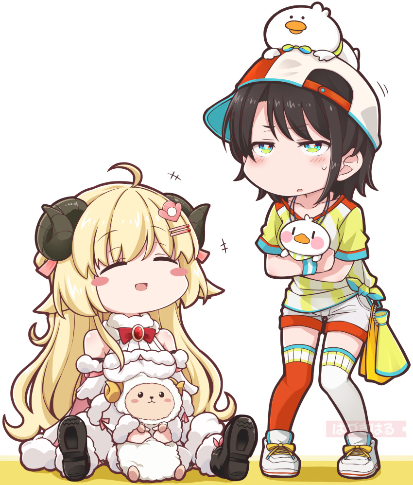 2girls absurdres asymmetrical_legwear black_hair black_horns blonde_hair curled_horns hazuki_haru highres hololive horns long_hair mismatched_legwear multiple_girls oozora_subaru oozora_subaru_(1st_costume) red_thighhighs sheep_girl sheep_horns shirt short_hair simple_background sitting standing striped_clothes striped_shirt thighhighs tomboy tsunomaki_watame tsunomaki_watame_(1st_costume) vertical-striped_clothes vertical-striped_shirt white_background white_thighhighs yuri