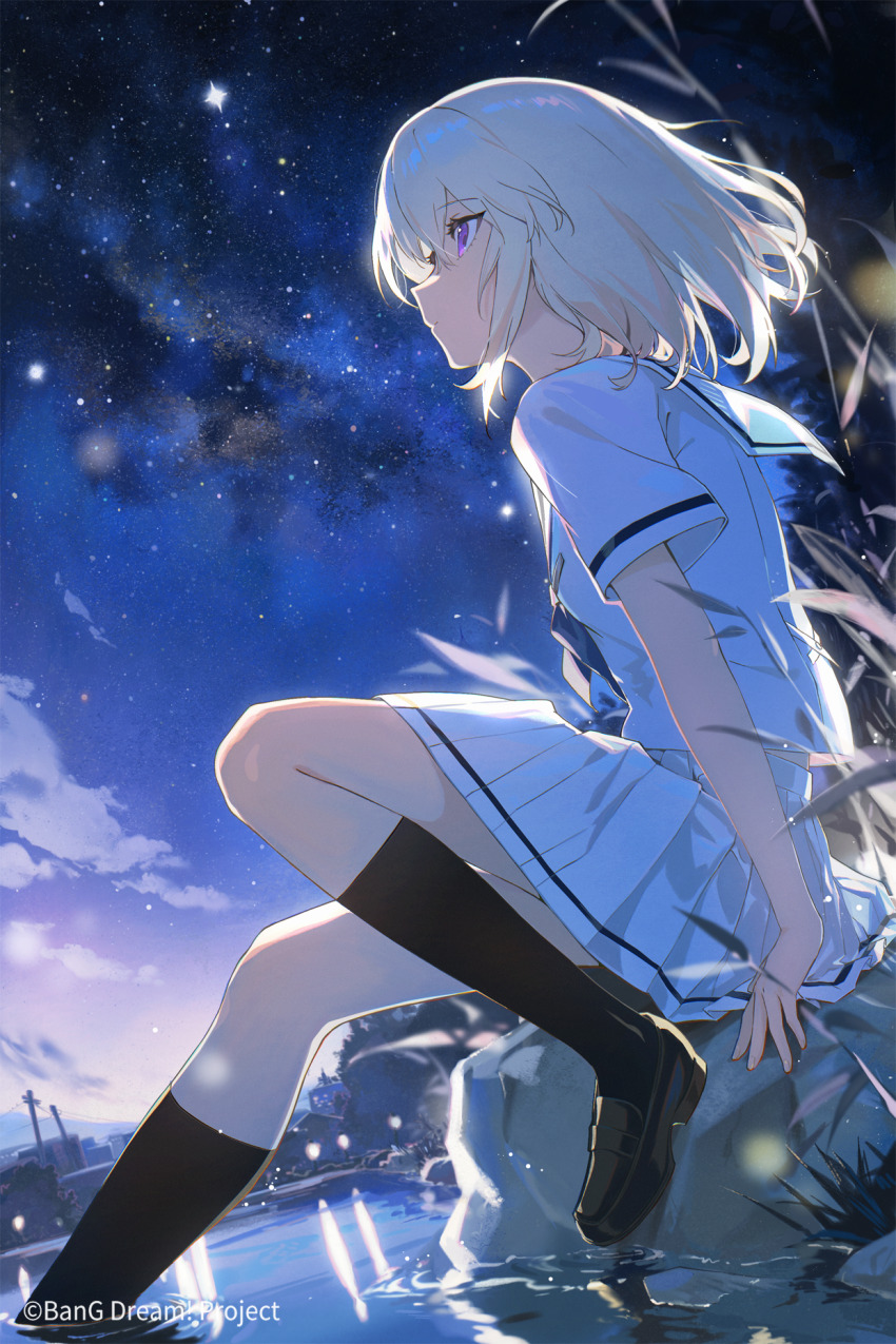 1girl arms_at_sides backlighting bad_source bang_dream! bang_dream!_it&#039;s_mygo!!!!! black_socks blonde_hair blue_sky blurry blurry_foreground brown_shoes building chinese_commentary closed_mouth cloud cloudy_sky commentary_request copyright_name copyright_notice depth_of_field dusk expressionless fireflies floating_hair from_side grey_neckerchief hanasakigawa_school_uniform highres knee_up kneehighs lake loafers looking_ahead milky_way miniskirt misumi_uika neckerchief night night_sky official_art on_rock outdoors pleated_skirt profile purple_eyes purple_sky reflection reflective_water ripples school_uniform second-party_source serafuku shirt shoes short_hair short_sleeves sitting skirt sky soaking_feet socks solo star_(sky) starry_sky summer_uniform utility_pole white_serafuku white_shirt white_skirt yuyin_(uzrv7533)
