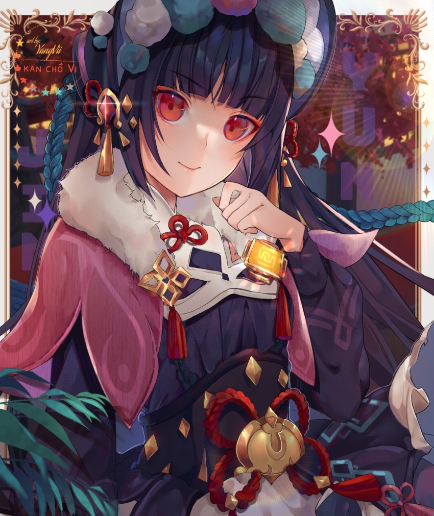 1girl black_dress black_hat blunt_bangs bonnet capelet character_name closed_mouth commentary dress fur-trimmed_capelet fur_trim genshin_impact hand_up hat highres long_hair long_sleeves looking_at_viewer pink_capelet pleated_dress puffy_long_sleeves puffy_sleeves red_eyes smile solo upper_body very_long_hair yangyii1606_(user_mazh5327) yun_jin_(genshin_impact)