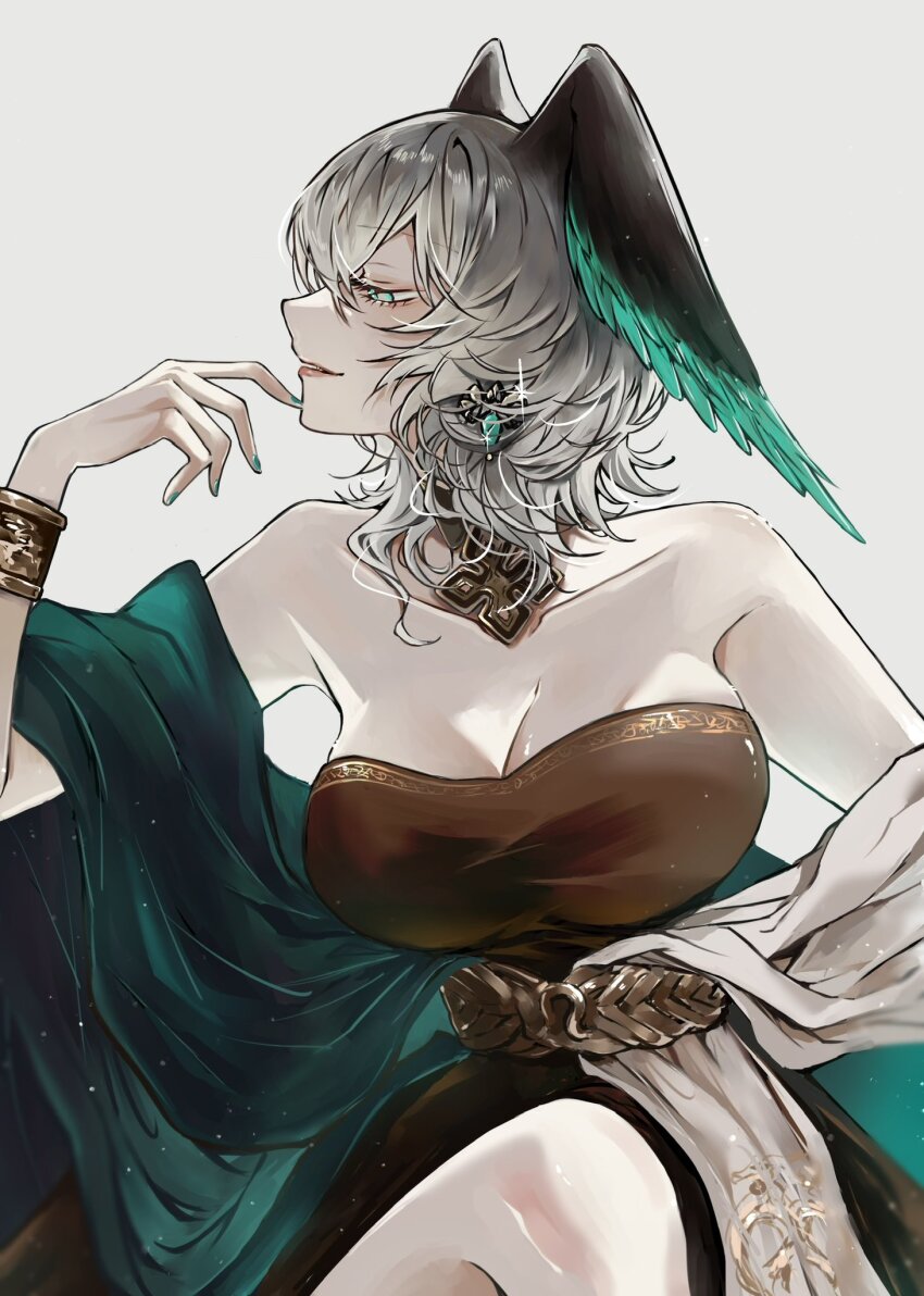 1girl aqua_eyes aqua_feathers aqua_nails aqua_shawl aqua_wings arknights bare_arms bare_legs bare_shoulders belt black_feathers black_wings bracelet breasts brown_dress cleavage collarbone cowboy_shot crossed_legs detached_collar dress earrings feathered_wings feathers from_side gem glint gold_belt gold_bracelet gold_pendant green_gemstone grey_hair hair_between_eyes hand_on_own_chin head_wings high_belt highres ho&#039;olheyak_(arknights) ho&#039;olheyak_(carriage_of_the_winds_of_time)_(arknights) jewelry jiru_(6pp_ab) large_breasts looking_down medium_hair nail_polish parted_lips pendant_collar pink_lips shawl sidelocks silver_earrings simple_background single_earring sitting sleeveless sleeveless_dress slit_pupils solo strapless strapless_dress white_background white_shawl wings