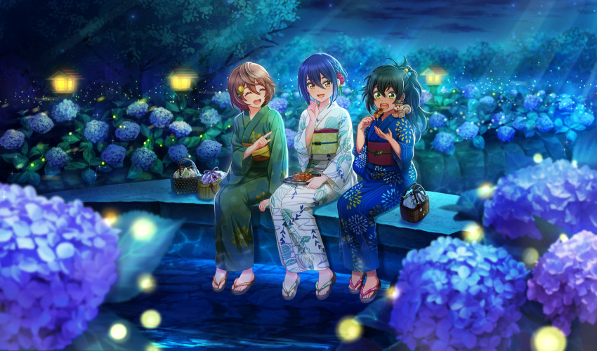 3girls :d ^_^ akino_komugi black_hair blue_hair blue_kimono blurry brown_hair bush cinderella_series closed_eyes dango dark_blue_hair depth_of_field eating fireflies floral_print floral_print_kimono flower food full_body game_cg green_eyes green_kimono hachigatsu_no_cinderella_nine hair_between_eyes hair_flower hair_ornament high_ponytail highres holding holding_food hydrangea japanese_clothes kimono light_particles light_rays looking_at_another mitarashi_dango multiple_girls night non-web_source obi official_alternate_hairstyle official_art open_mouth outdoors pointing pointing_at_another ponytail print_kimono purple_flower red_sash sakagami_mei sandals sash serizawa_musubi short_hair sitting smile teeth tree upper_teeth_only wagashi white_kimono yellow_eyes yukata zouri