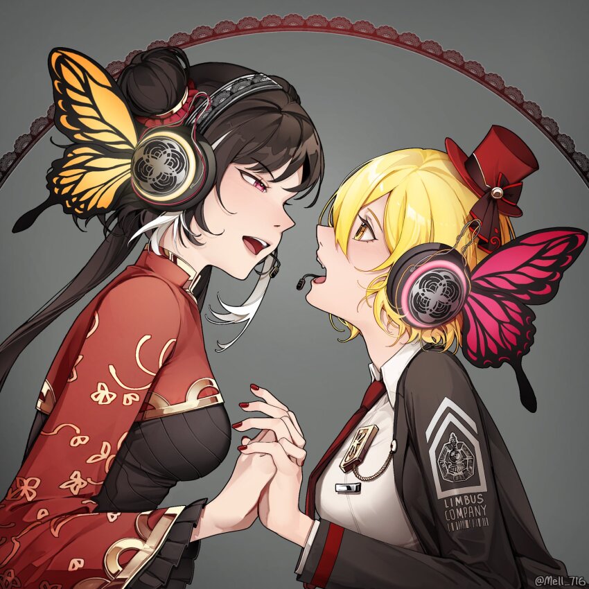 2girls blonde_hair brown_hair brown_jacket collared_shirt commentary don_quixote_(project_moon) double_bun english_commentary eye_contact fang grey_background hair_bun hat headset highres interlocked_fingers jacket jia_xichun_(project_moon) limbus_company long_hair looking_at_another magnet_(vocaloid) mell_716 mini_hat multicolored_hair multiple_girls music necktie pink_eyes project_moon red_hat red_nails red_necktie shirt short_hair singing streaked_hair teeth twintails twitter_username upper_body upper_teeth_only white_shirt yellow_eyes yuri