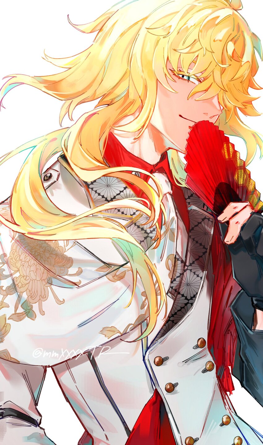 1boy absurdres artist_name black_gloves blonde_hair blue_eyes chrysanthemum_print closed_mouth collared_shirt colored_eyelashes commentary floating_hair floral_print folding_fan gloves hair_over_one_eye hair_over_shoulder half-closed_eyes hand_fan highres holding holding_fan ichimonji_norimune jacket kikumon long_hair long_sleeves looking_at_viewer male_focus necktie partially_fingerless_gloves rakanama red_sash red_shirt sash shirt shoulder_sash simple_background smile solo touken_ranbu twitter_username upper_body white_background white_jacket white_necktie wing_collar