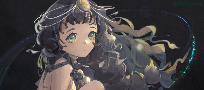 1girl artist_name bare_shoulders black_background black_hair closed_mouth curly_hair dark-skinned_female dark_skin dated floating_hair from_side gold_choker green_eyes hair_ornament highres kanjira long_hair looking_at_viewer portrait reverse:1999 signature sogor solo turning_head