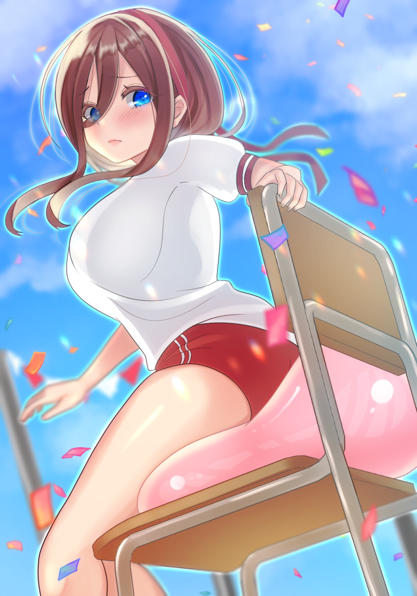 1girl absurdres balloon blue_eyes blue_sky blurry blurry_background blush breasts brown_hair buruma chair closed_mouth commentary_request confetti feet_out_of_frame go-toubun_no_hanayome gym_shirt gym_uniform hairband highres kurosaki_coco large_breasts long_hair looking_at_viewer nakano_miku on_chair red_buruma red_hairband school_chair shirt sitting sky solo white_shirt