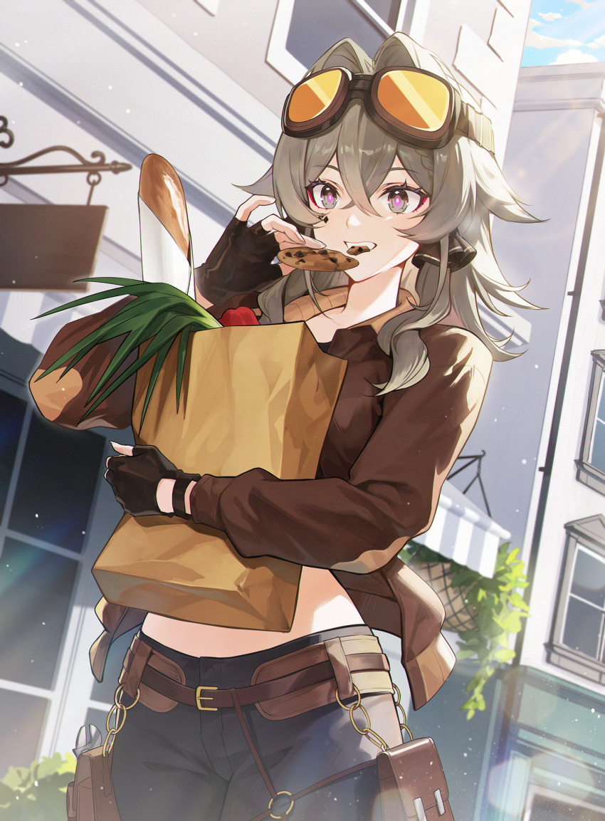 1girl alternate_costume bag baguette belt black_gloves blue_pants blue_sky bread brown_shirt brown_sleeves building chinese_commentary cloud cloudy_sky commentary_request cookie day eating eyewear_on_head fingerless_gloves food gloves grocery_bag hair_between_eyes highres honkai_(series) honkai_impact_3rd masa_ashe medium_hair midriff outdoors pants plant second-party_source shirt shopping_bag sky solo standing teeth upper_body vill-v window