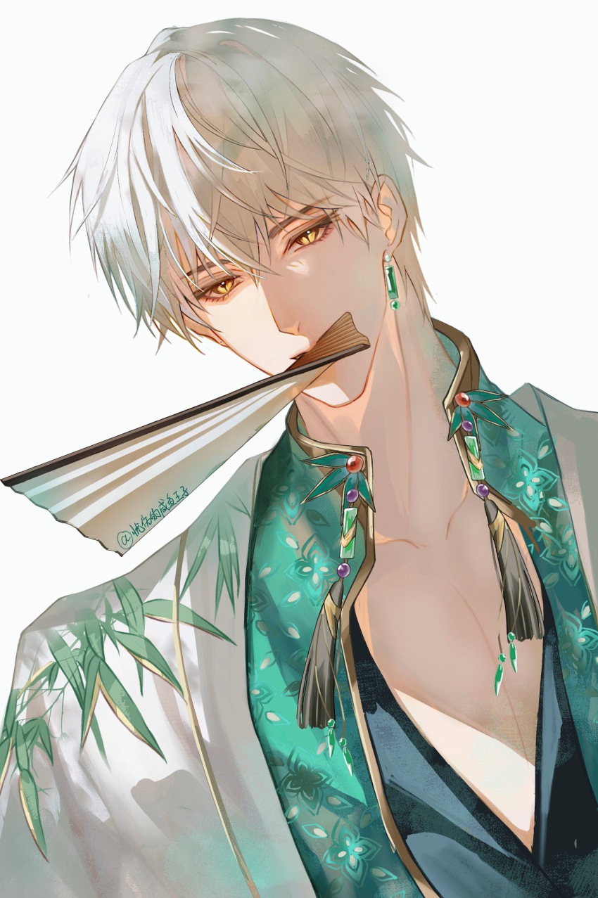 1boy absurdres aqua_shirt bamboo_print chinese_clothes chinese_commentary collarbone earrings floral_print folding_fan gem green_gemstone hair_between_eyes hand_fan head_tilt highres holding holding_fan jacket jewelry light_and_night_love looking_at_viewer male_focus mouth_hold neck_tassel open_clothes open_jacket partially_unbuttoned qi_sili shirt short_hair simple_background single_earring slit_pupils solo tassel upper_body white_background white_hair white_jacket yellow_eyes youshangdexianyuwangzi