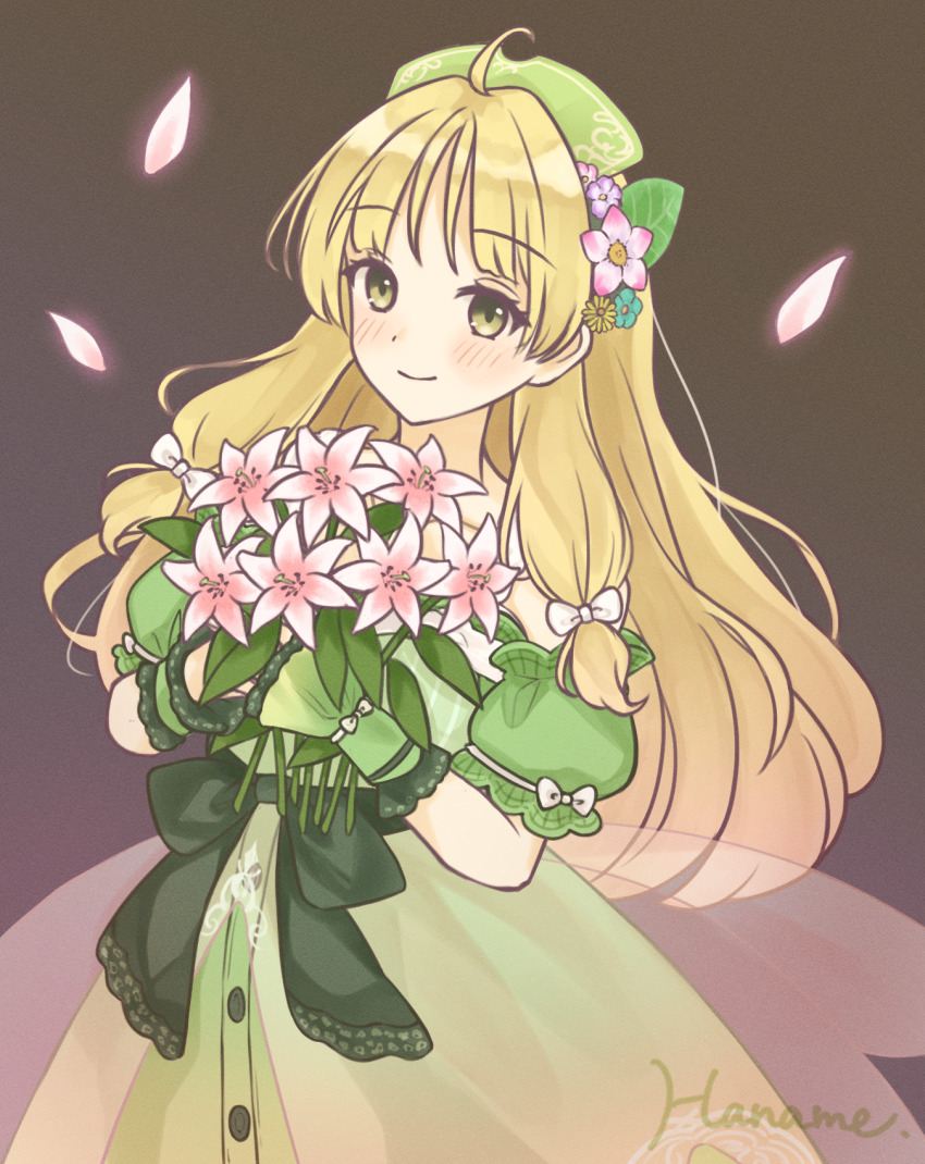 1girl ahoge atelier_(series) atelier_ayesha ayesha_altugle blonde_hair bouquet closed_mouth commentary_request dress falling_petals flower green_dress hanachocolate30 highres holding holding_bouquet long_hair looking_at_viewer petals pink_petals smile solo standing yellow_eyes