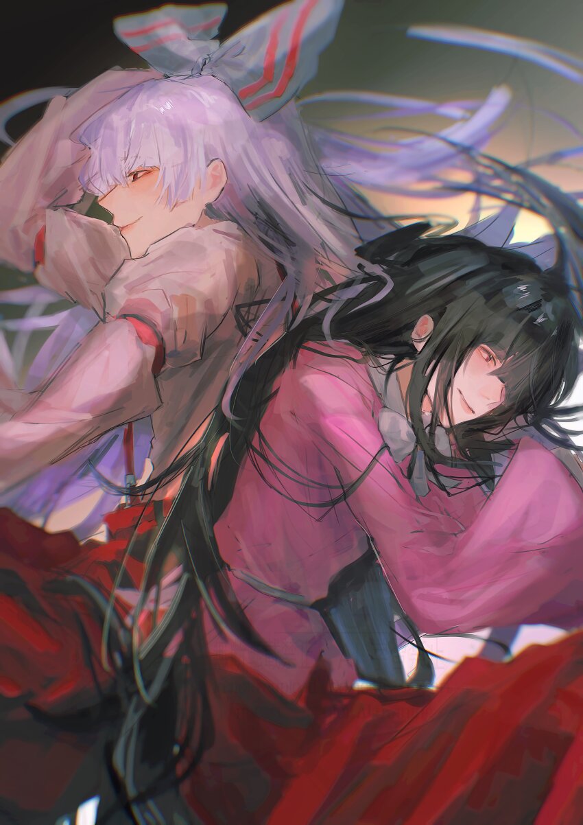 2girls absurdres back-to-back black_hair bow fujiwara_no_mokou hair_bow highres hime_cut houraisan_kaguya long_hair long_sleeves lying multiple_girls on_side pants pink_shirt red_eyes red_pants red_skirt shirt skirt smile touhou very_long_hair white_hair white_shirt youkankan