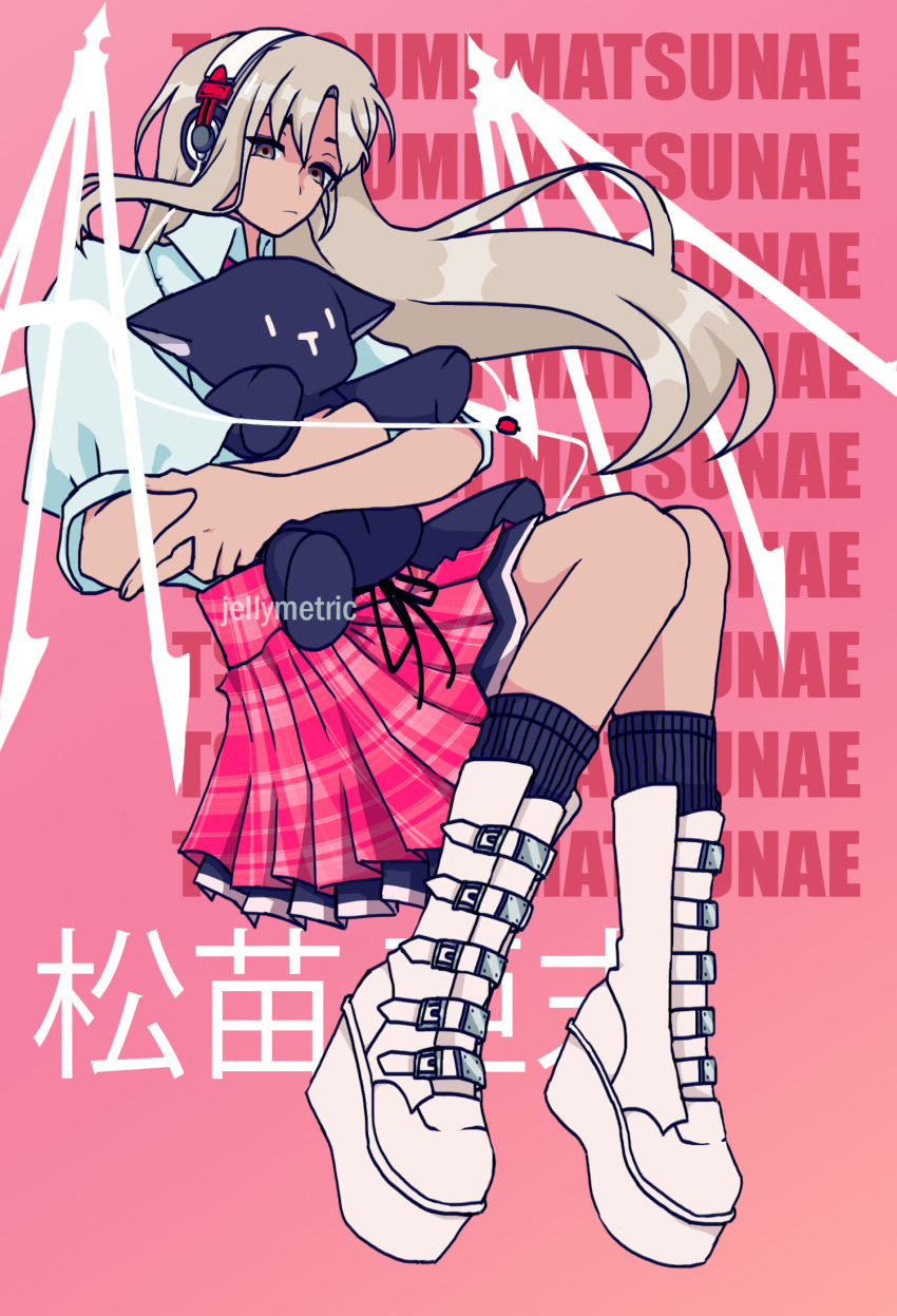 1girl boots character_name closed_mouth female_focus full_body grey_hair headphones highres holding holding_stuffed_toy long_hair looking_at_viewer matsunae_tsugumi nyantan plaid_clothes plaid_skirt red_skirt school_uniform shin_subarashiki_kono_sekai shirt shirt_tucked_in skirt solo spiked_wings stuffed_animal stuffed_cat stuffed_toy subarashiki_kono_sekai two-tone_skirt white_shirt white_wings wings