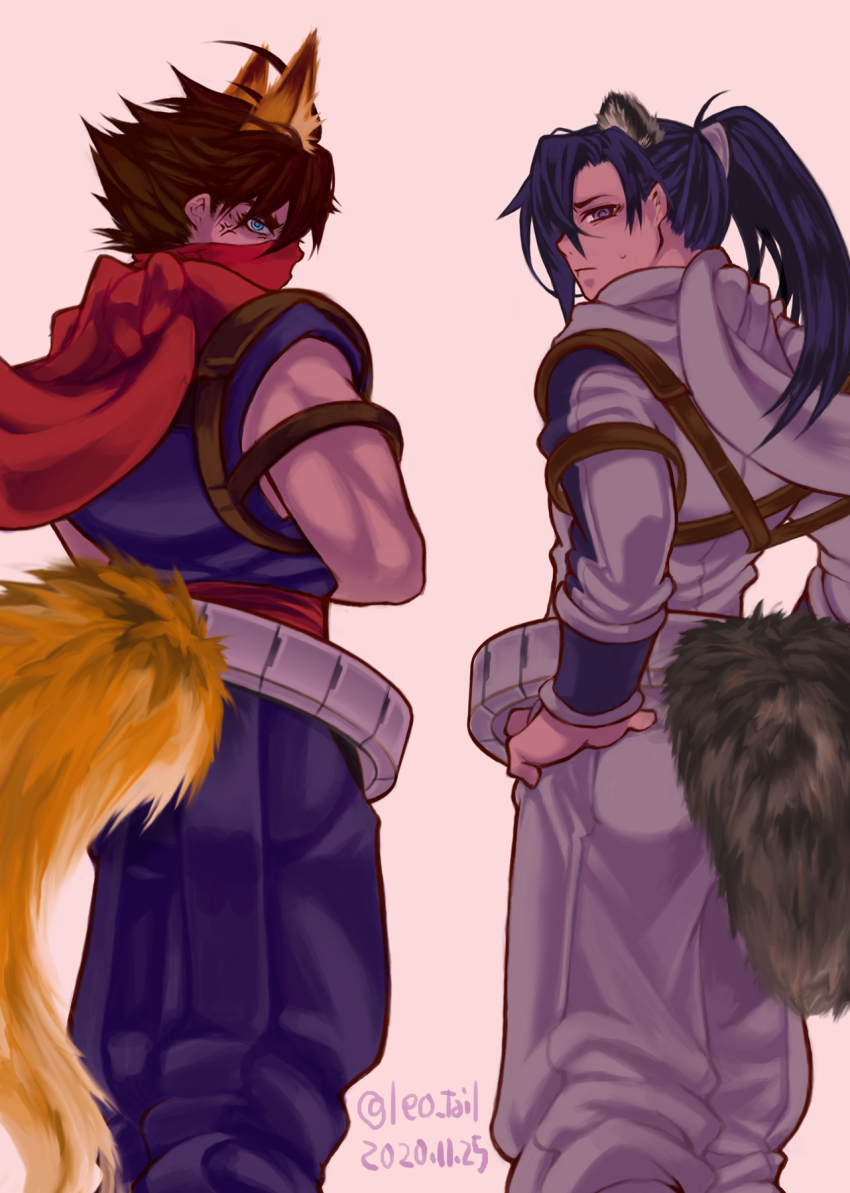 2boys ahoge anger_vein animal_ears blue_eyes blue_hair brown_hair crossed_arms dated fox_boy fox_ears fox_tail from_behind furrowed_brow grey_background hands_on_own_hips highres leo_tail long_hair looking_at_viewer looking_back male_focus mask mouth_mask multiple_boys raccoon_boy raccoon_ears raccoon_tail red_mask red_scarf scarf short_hair simple_background strider_(video_game) strider_hien strider_hiryuu sweatdrop tail twitter_username white_scarf