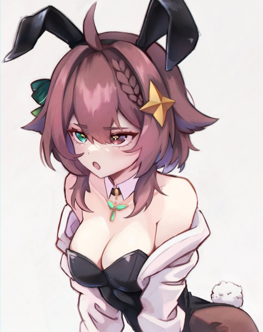 1girl :o absurdres ahoge animal_ear_hairband animal_ears annoyed bare_shoulders black_hairband black_leotard bow braid breasts brown_eyes brown_hair brown_pantyhose cleavage collarbone commentary cross-shaped_pupils detached_collar eyes_visible_through_hair fake_animal_ears fake_tail green_bow green_eyes hair_between_eyes hair_bow hair_flaps hair_ornament hairband heterochromia highres chromashift jacket krow_(elkrow2) leaning_forward leotard light_blush medium_breasts medium_hair meica_(vtuber) off_shoulder pantyhose pink_jacket playboy_bunny rabbit_ear_hairband rabbit_ears rabbit_tail sidelocks simple_background single_braid solo spanish_commentary sprout-shaped_pupils sprout_pendant star_(symbol) star_hair_ornament strapless strapless_leotard symbol-shaped_pupils tail upper_body virtual_youtuber white_background wing_collar