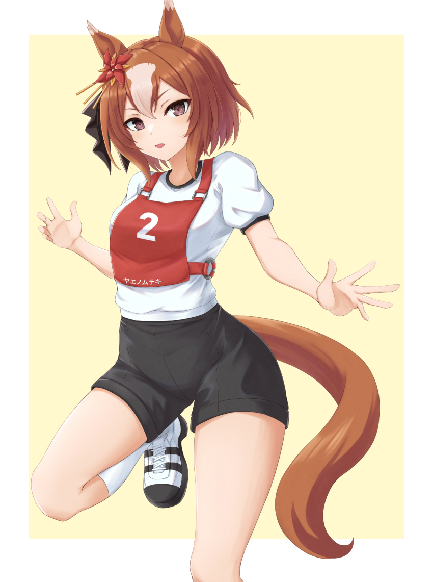 1girl alternate_costume animal_ears arms_at_sides blush breasts brown_eyes brown_hair commentary_request gym_uniform hair_between_eyes hair_ornament highres horse_ears horse_girl horse_tail kemuri_(etep3372) leg_up looking_at_viewer medium_breasts medium_hair open_mouth original_race_uniform_(umamusume) race_bib shoes shorts simple_background solo tail umamusume white_shoes yaeno_muteki_(umamusume)