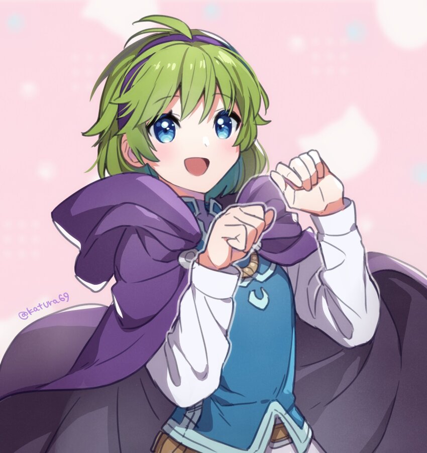 1girl :d absurdres belt blue_eyes cape commentary_request fire_emblem fire_emblem:_the_blazing_blade fire_emblem_heroes green_hair hairband highres katsura_ichiho long_sleeves nino_(fire_emblem) nintendo open_mouth paw_pose paw_print pink_background pouch purple_cape purple_hairband shirt short_hair simple_background smile solo twitter_username upper_body white_shirt