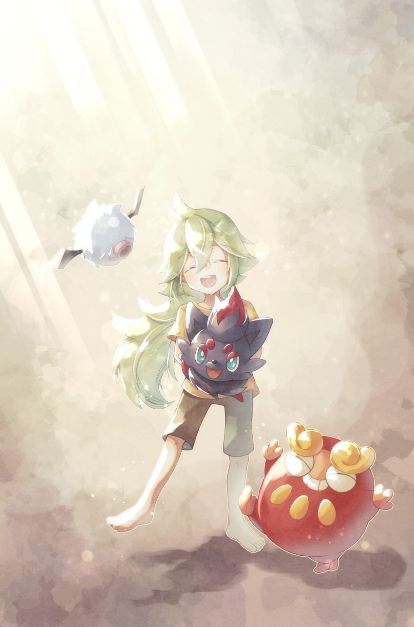 1boy absurdres aged_down arms_up barefoot bat_wings black_shorts blue_eyes blush closed_eyes commentary_request crew_neck darumaka double-parted_bangs full_body gen_5_pokemon green_hair grin hair_between_eyes highres holding holding_pokemon light_rays male_focus momo_maru_(mmmrchiru) n_(pokemon) nintendo open_mouth pokemon pokemon_(creature) pokemon_bw shirt short_sleeves shorts smile solo standing standing_on_one_leg sunbeam sunlight t-shirt teeth upper_teeth_only wings woobat yellow_shirt zorua