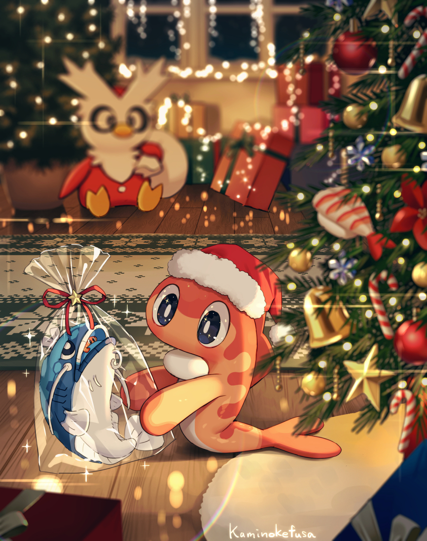 animal_focus artist_name bag black_eyes bright_pupils christmas_ornaments christmas_tree clothed_pokemon colored_skin commentary_request delibird dondozo fish gen_2_pokemon hat highres holding holding_bag indoors kaminokefusa nintendo no_humans no_mouth orange_skin pokemon pokemon_(creature) santa_hat tatsugiri tatsugiri_(curly) white_pupils