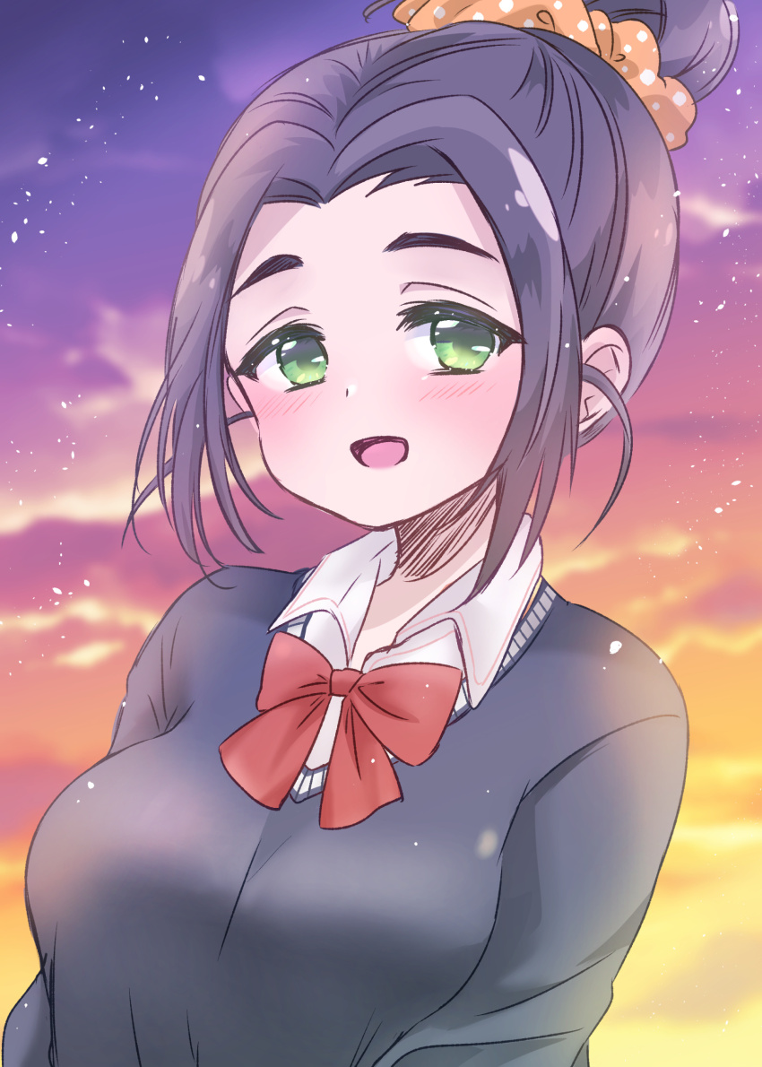 1girl black_hair black_sweater blush bow bowtie breasts ebihara_naho forehead green_eyes highres idolmaster idolmaster_cinderella_girls large_breasts looking_at_viewer outdoors red_bow red_bowtie rozimechicka_01 shirt smile solo sunset sweater upper_body white_shirt