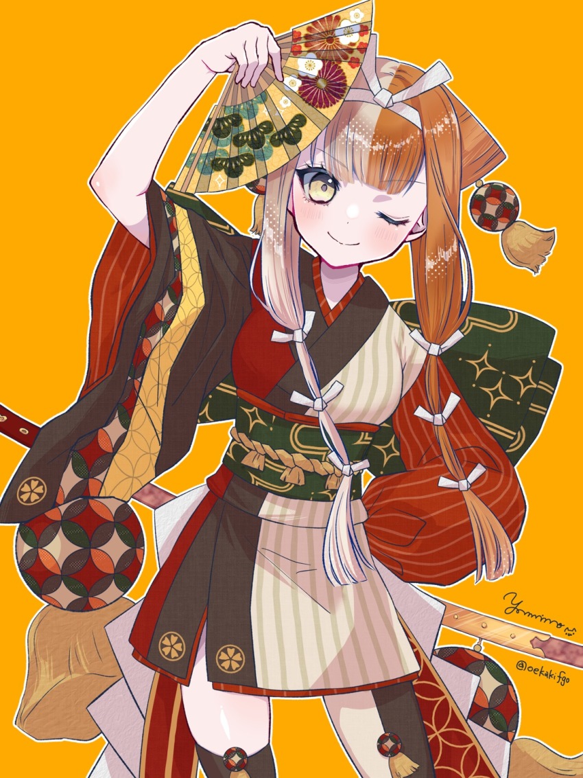 1girl blush breasts fate/grand_order fate_(series) folding_fan gloves hand_fan highres izumo_no_okuni_(fate) izumo_no_okuni_(first_ascension)_(fate) japanese_clothes kimono long_hair long_sleeves looking_at_viewer medium_breasts multicolored_hair multicolored_kimono one_eye_closed orange_hair red_kimono rope_belt sash sidelocks smile solo split-color_hair thighhighs two-tone_hair two-tone_kimono white_hair yamuimo yellow_eyes