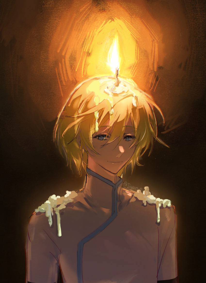 1boy absurdres blonde_hair blue_eyes candle candle_on_head candle_wax chinese_commentary closed_mouth commentary_request fai_d._flowright fire hair_between_eyes highres male_focus shirt short_hair shuimian_feixing smile solo tsubasa_chronicle upper_body variant_set white_shirt