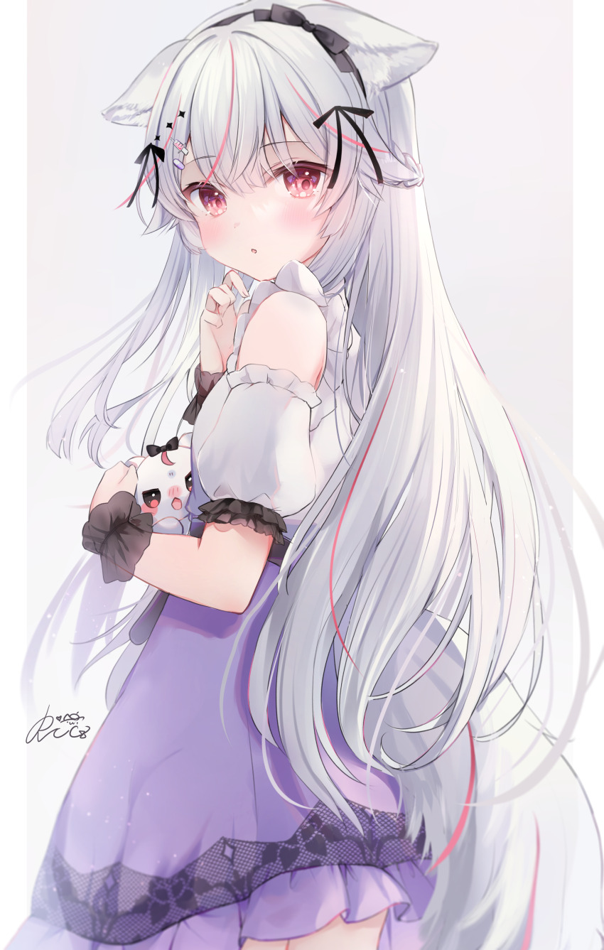 1girl absurdres animal_ears detached_sleeves fox_ears fox_girl fox_tail guild_cq highres kurenagi_eri long_hair looking_at_viewer multicolored_hair purple_skirt red_eyes red_hair rucaco shirt skirt streaked_hair tail two-tone_hair virtual_youtuber white_hair white_shirt wrist_cuffs