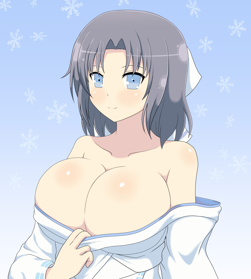 1girl absurdres bare_shoulders blue_background blue_eyes blue_trim bow breasts cleavage closed_mouth collarbone gg_(wsnj4528) grey_hair hair_bow highres japanese_clothes kimono large_breasts looking_at_viewer low_neckline medium_hair off_shoulder parted_bangs ribbon-trimmed_kimono ribbon_trim senran_kagura senran_kagura_shinovi_versus smile snowflake_background solo striped_bow white_bow white_kimono yumi_(senran_kagura)