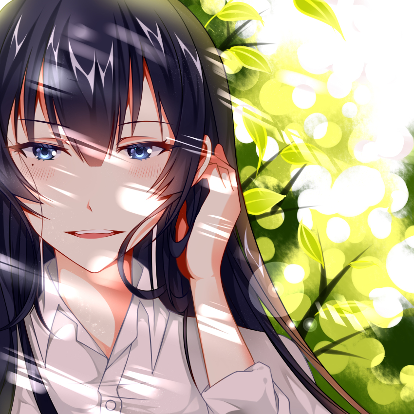 10s 1girl absurdres blue_eyes blush dappled_sunlight female_focus hand_in_own_hair hate_ani_hikae highres kujou_sakurako_(sakurako) leaf mole mole_under_eye sakurako-san_no_ashimoto_ni_wa_shitai_ga_umatteiru smile solo sunlight teeth